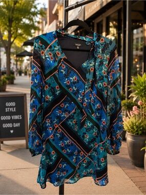 NWT kensie Floral Geometric Print Tie-Neck Dress Size 10 Sheer Chiffon